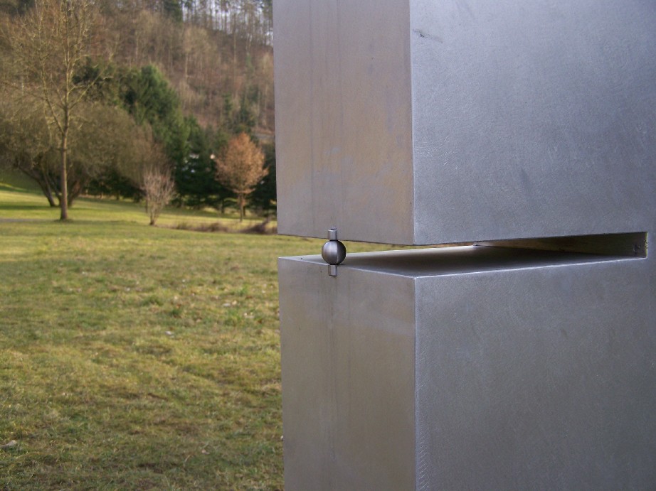 Die Erde - Modell - im Kurpark Daun